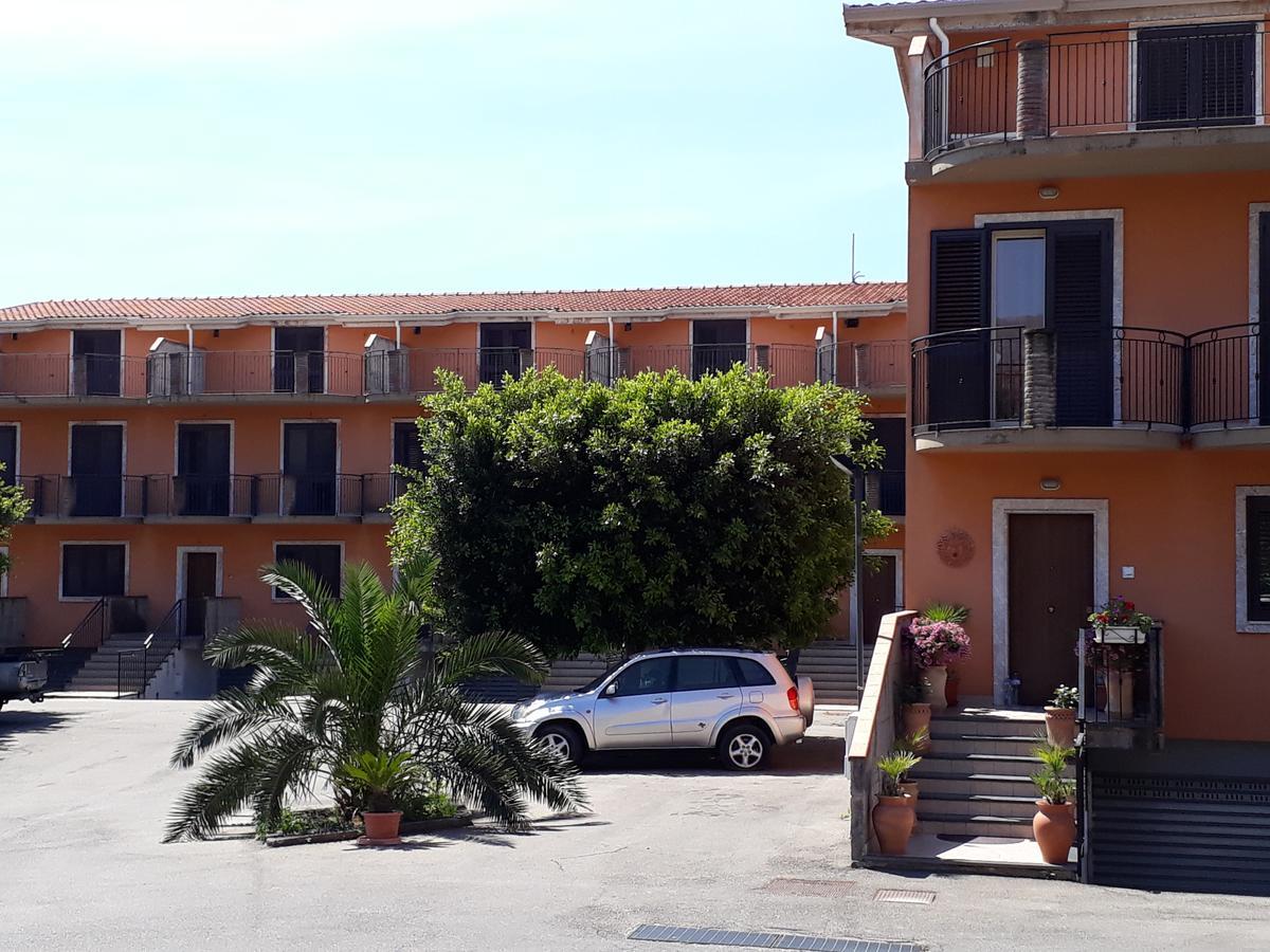 B&B Fragranza Di Sicilia Giardini Naxos Exteriör bild